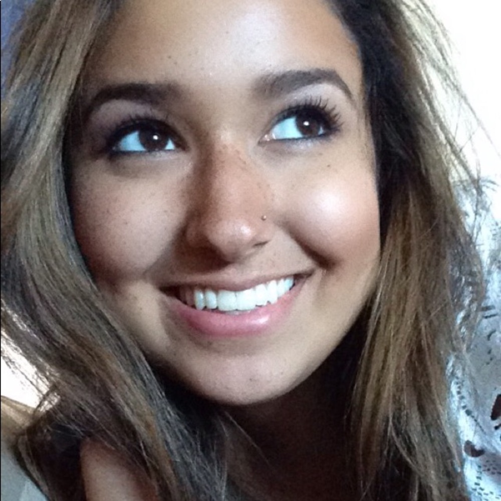 Meet your Posher, Daniela